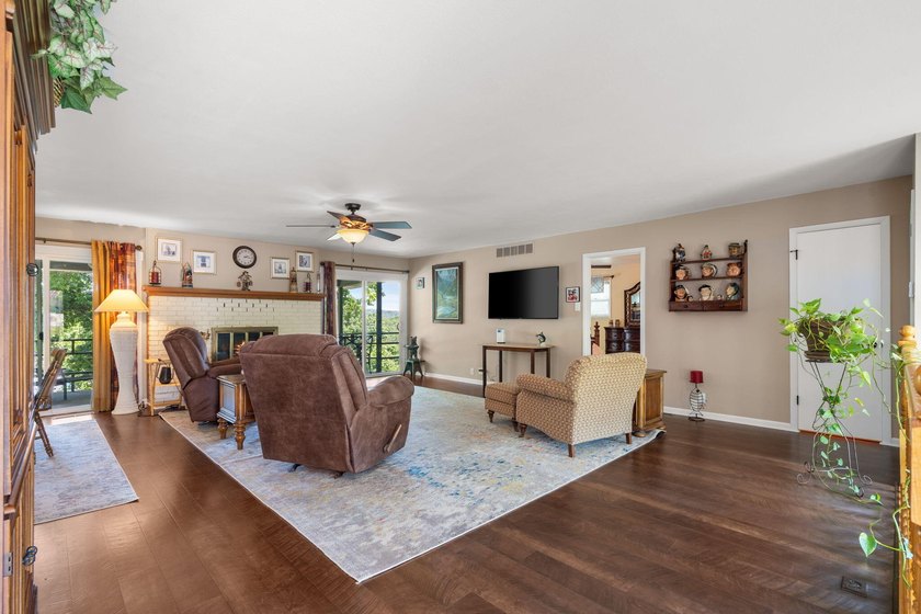 LAKEFRONT living with the view and access you've been searching - photo 3