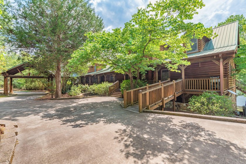Welcome to an extraordinary legacy estate encompassing over 457 - photo 9
