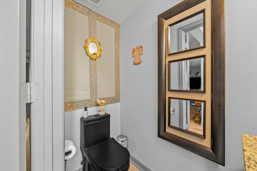 Completely renovated and move-in ready! This stunning 4BR/3BA - photo 21
