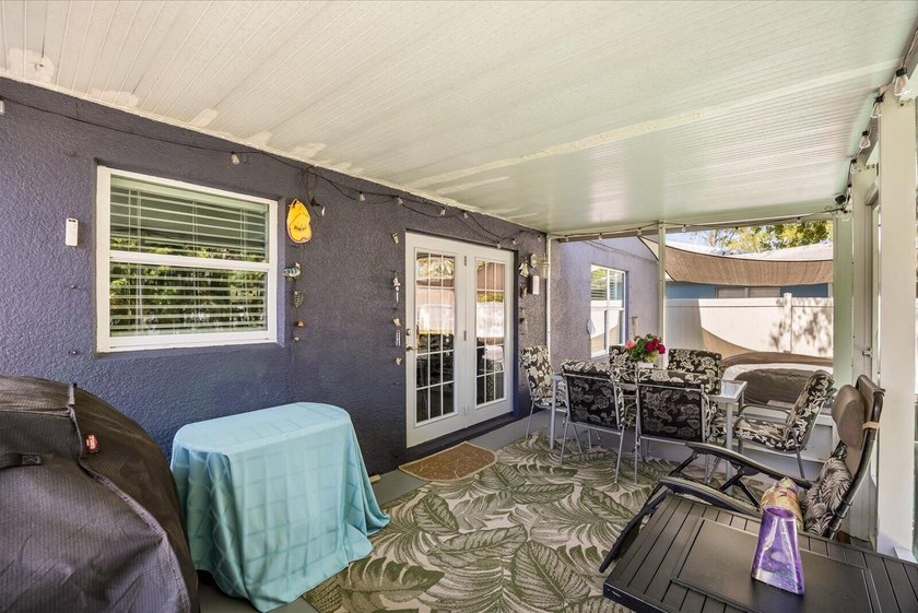 Completely renovated and move-in ready! This stunning 4BR/3BA - photo 44