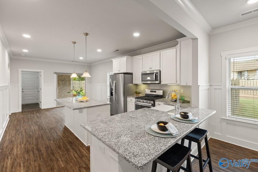 Exceptional move-in ready 4BR/3BA home with freshly painted - photo 5