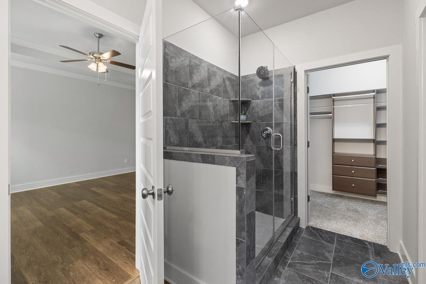 Exceptional move-in ready 4BR/3BA home with freshly painted - photo 10