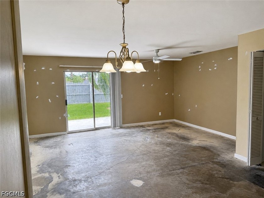 South Cape Opportunity! Ideally located just minutes from - photo 3
