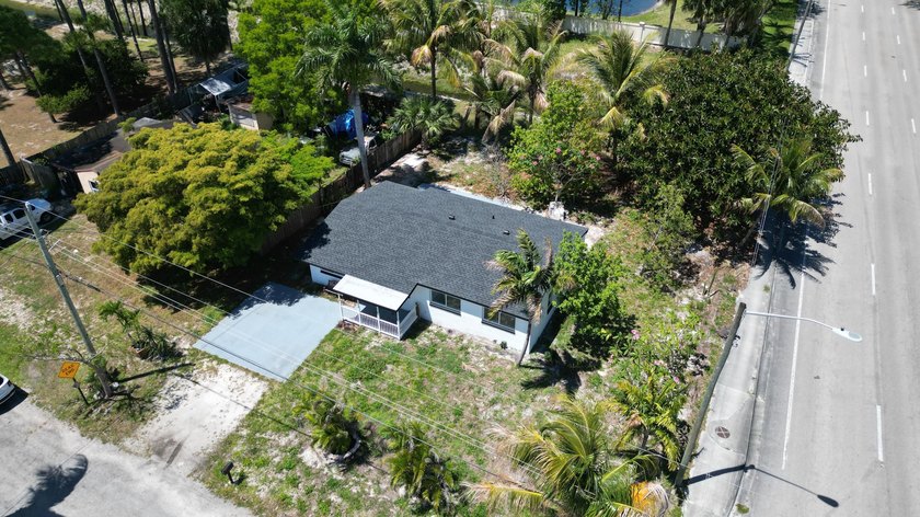 Charming 4-bedroom, 2-bath home on septic in desirable Palm - photo 8