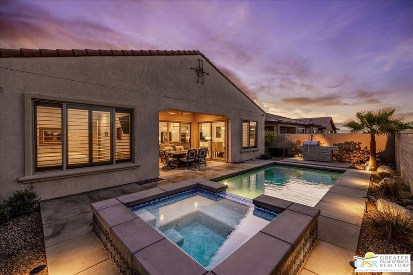 Luxury Desert Retreat with OWNED SOLAR, Private Pool &amp; Spa, and - photo 2