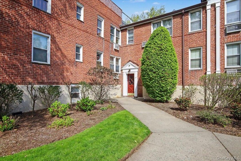 Welcome to your new home. This beautiful and totally renovated 2 - photo 23
