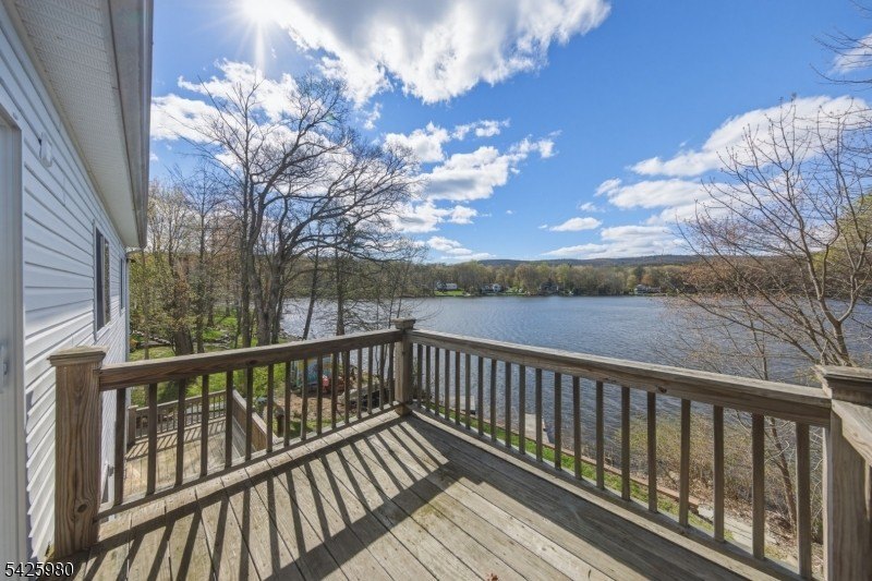 LAKE FRONT! Water views from almost every room! Welcome to 14 E - photo 6