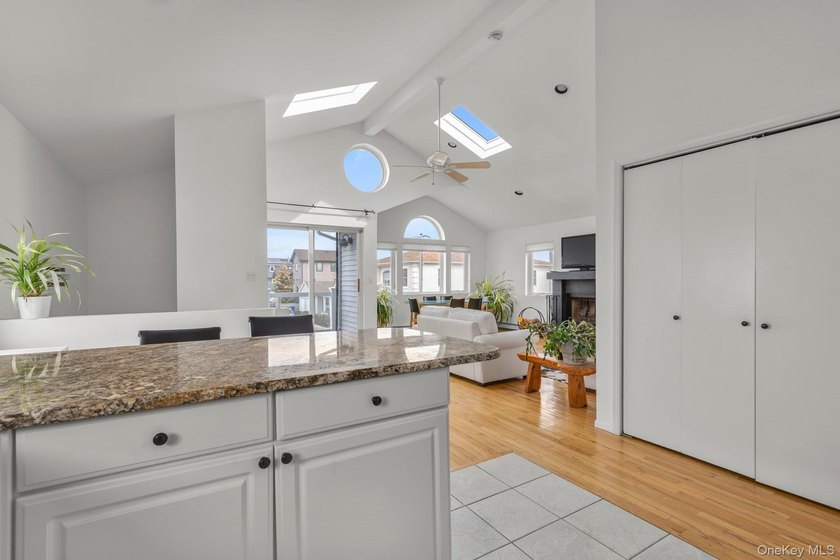 Welcome to 804 E. Chester St. in Long Beach's desirable East End - photo 11