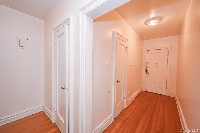 Welcome to this spacious 1-bedroom co-op in Forest Hills, Queens - photo 10