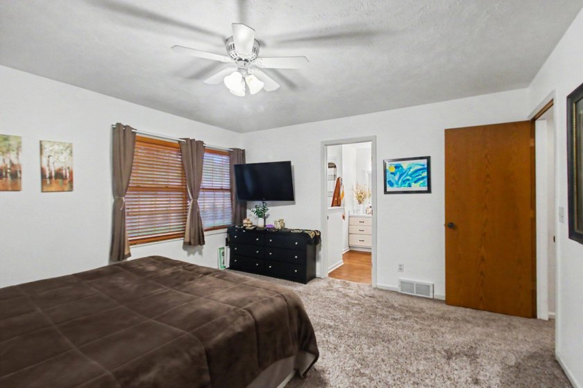 Welcome to this 3 bedroom, 2.5 bath home in Holland's desirable S - photo 15