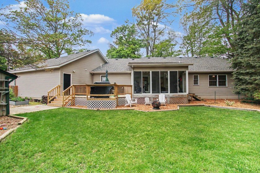 Welcome to this 3 bedroom, 2.5 bath home in Holland's desirable S - photo 25
