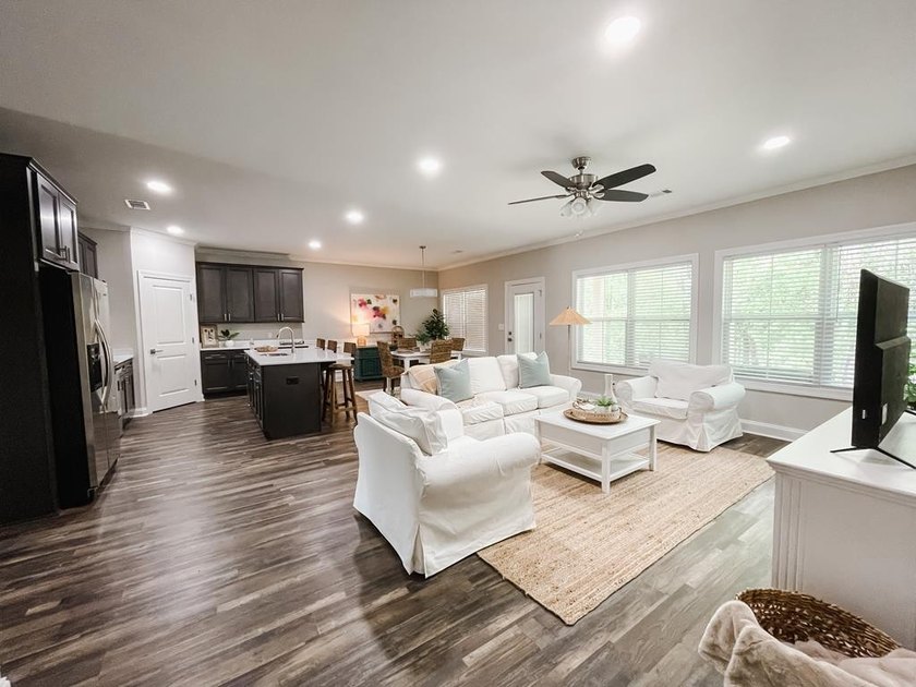 Step into a brand-new home within the recently developed - photo 6