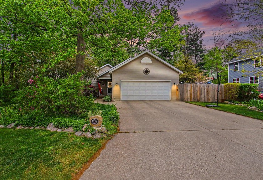 Welcome to this 3 bedroom, 2.5 bath home in Holland's desirable S - photo 29
