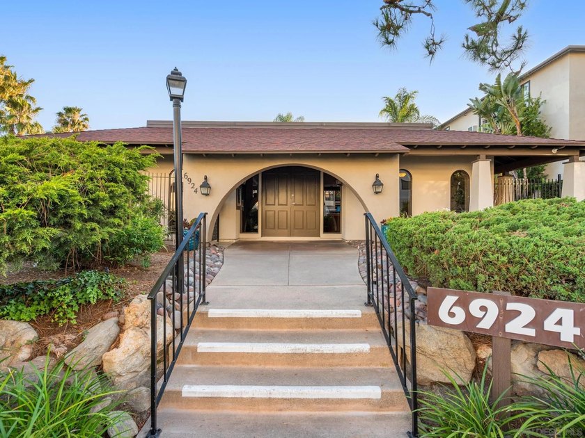 FHA &amp; VA Approved. Welcome to Hyde Park Villas in San Carlos! - photo 28