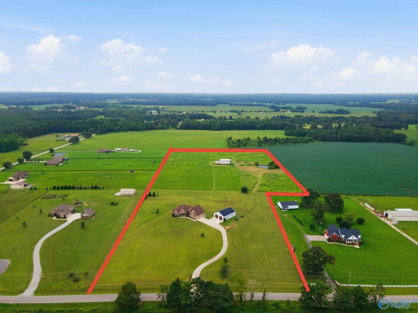 Rare opportunity to own a custom full-brick home on 20 - photo 2