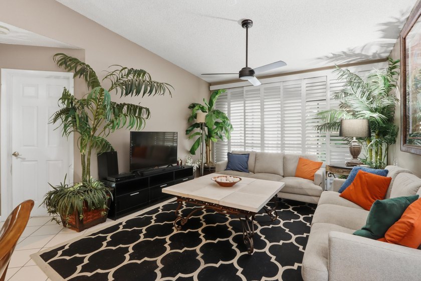 Welcome to the desirable 55+ community of Park Pointe in - photo 11