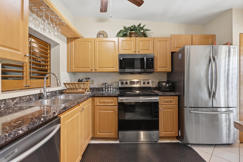 Welcome to the desirable 55+ community of Park Pointe in - photo 15