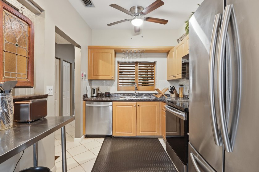 Welcome to the desirable 55+ community of Park Pointe in - photo 17