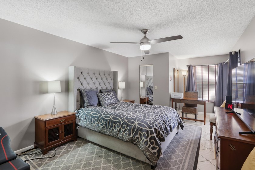Welcome to the desirable 55+ community of Park Pointe in - photo 18