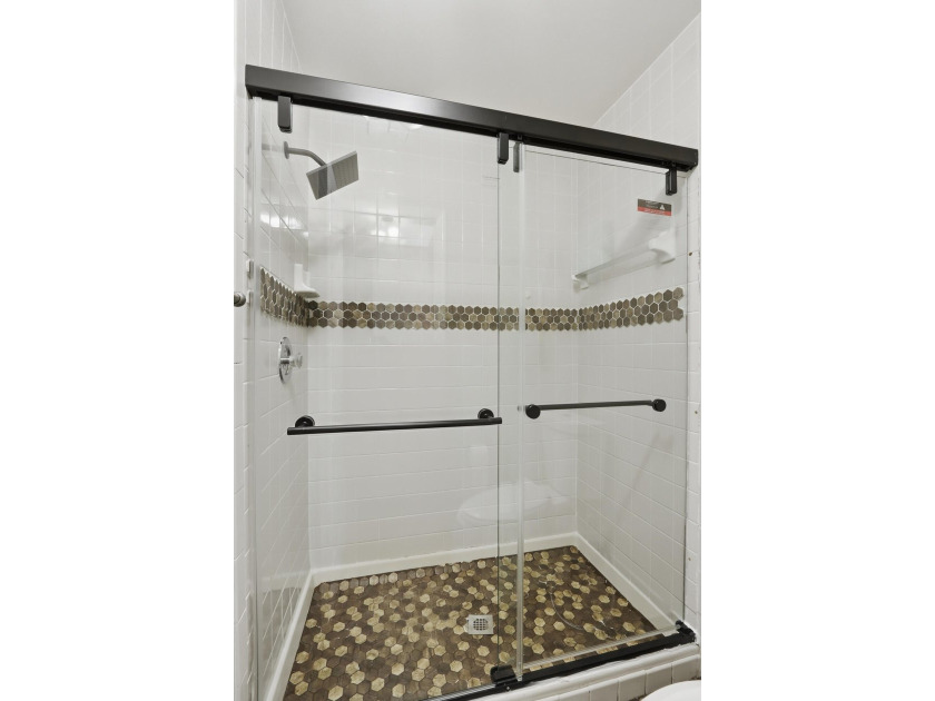 Welcome to the desirable 55+ community of Park Pointe in - photo 23
