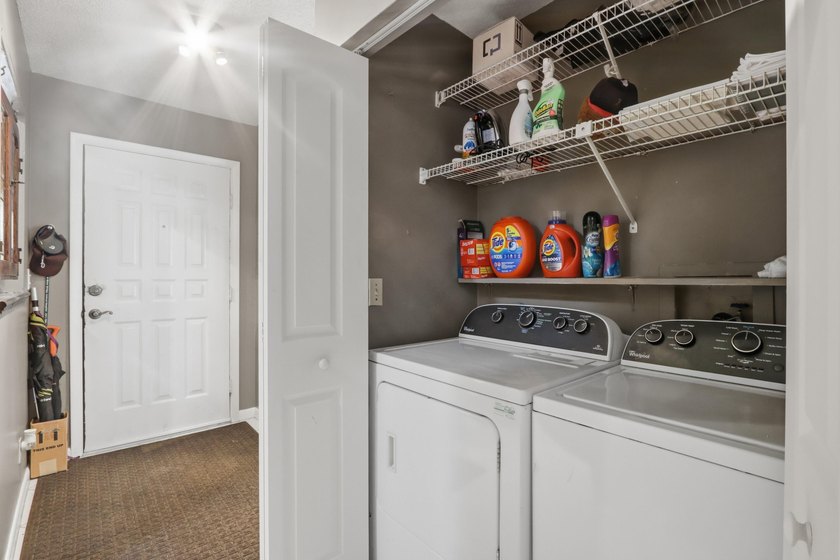 Welcome to the desirable 55+ community of Park Pointe in - photo 26