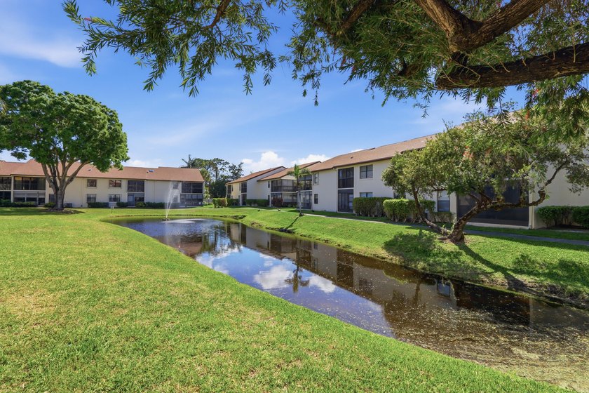 Welcome to the desirable 55+ community of Park Pointe in - photo 30