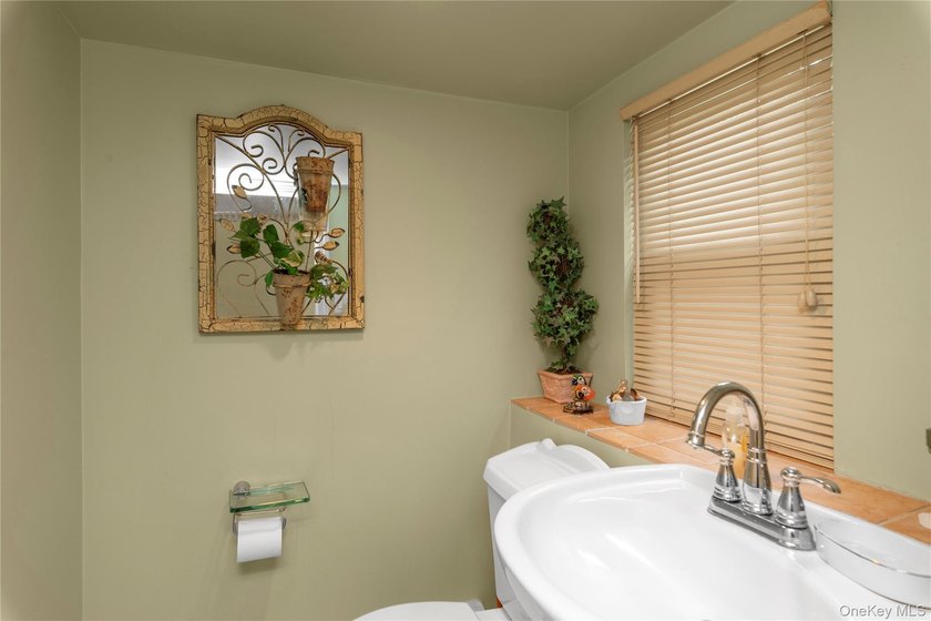 Welcome to this beautifully maintained split-level home located - photo 11