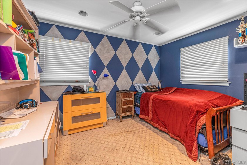 Welcome to this beautifully maintained split-level home located - photo 15
