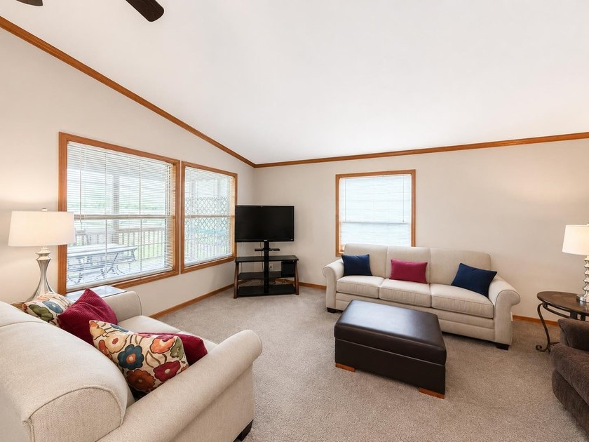 Experience lake life at its finest with this fully furnished 3 - photo 8