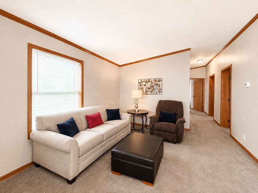 Experience lake life at its finest with this fully furnished 3 - photo 10