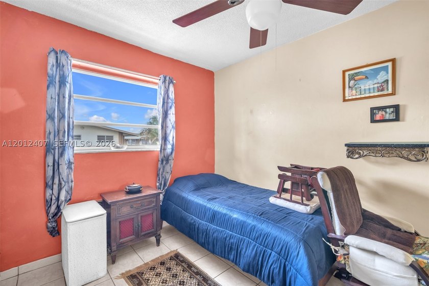 Beautiful and spacious 2-bedroom, 2-bath corner unit now - photo 16