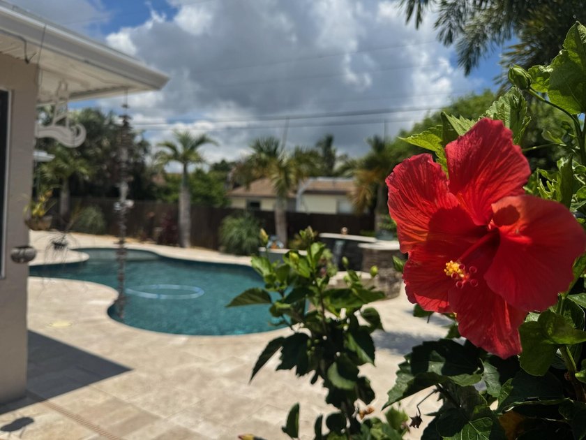 Welcome to your own private tropical oasis in this beautifully - photo 17