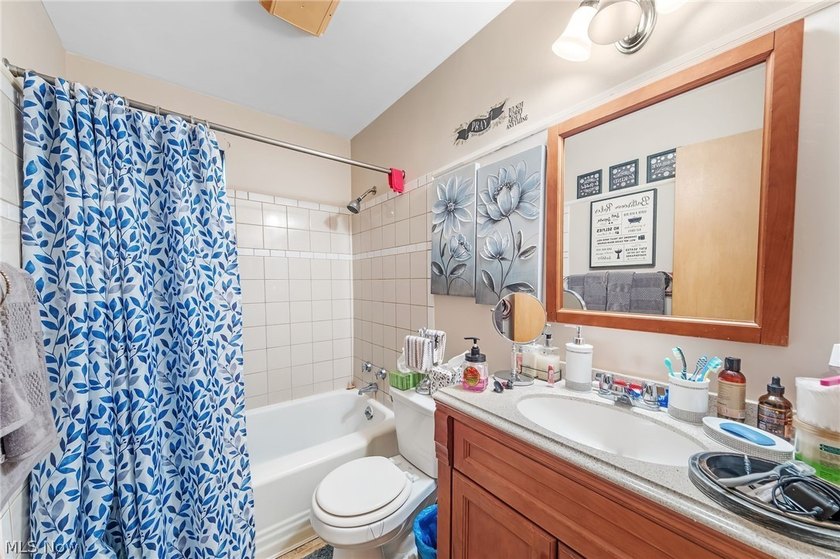 Welcoming 412 E 200th St to the Market! Fully occupied duplex in - photo 7