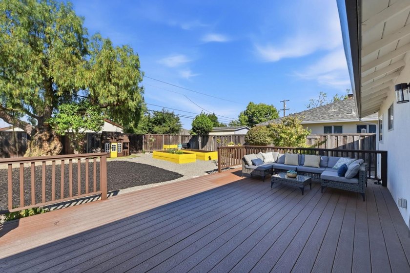 Perfectly situated just off the corner of Strafford, this - photo 18
