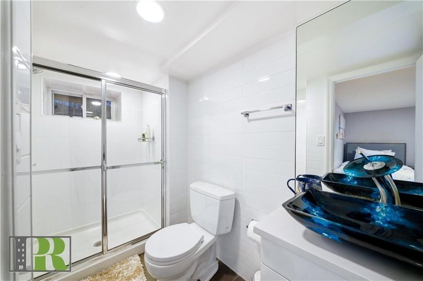 Welcome to this exceptional Marine Park beauty, offering 3 - photo 22