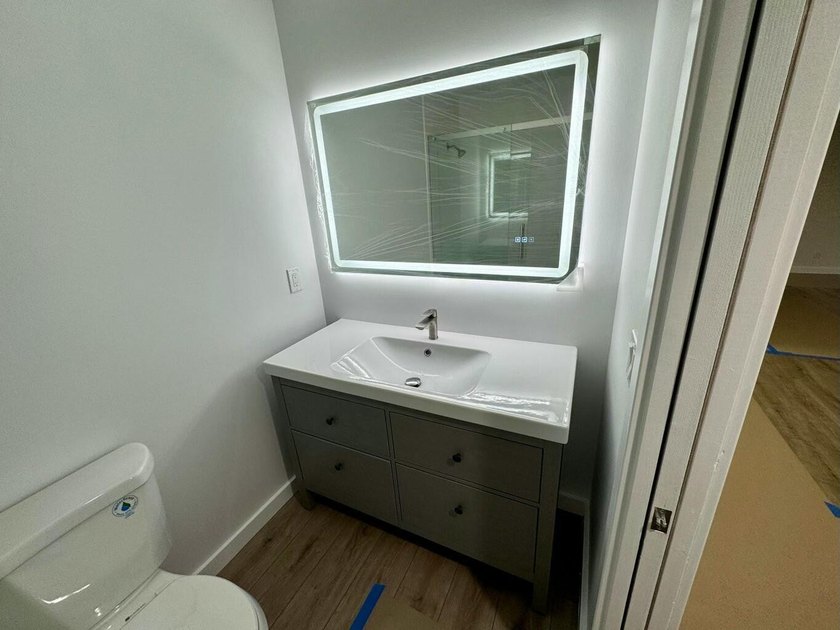 No Age Restrictionspletely Renovated End-Unit Condo Move in - photo 7