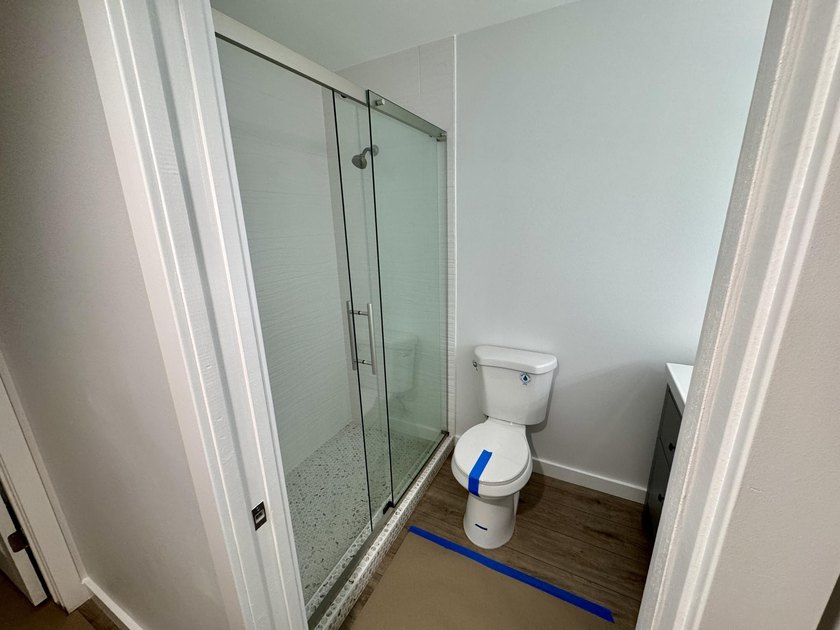 No Age Restrictionspletely Renovated End-Unit Condo Move in - photo 8