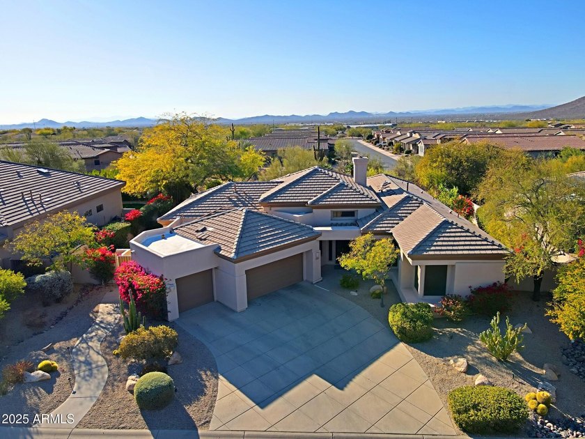 This lovely home has 2 bedrooms with den/study and optional - photo 4