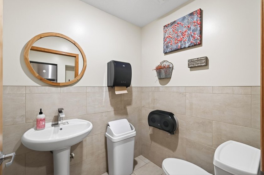 Don't pass on this one!!! Exceptional Downtown Cambridge - photo 24
