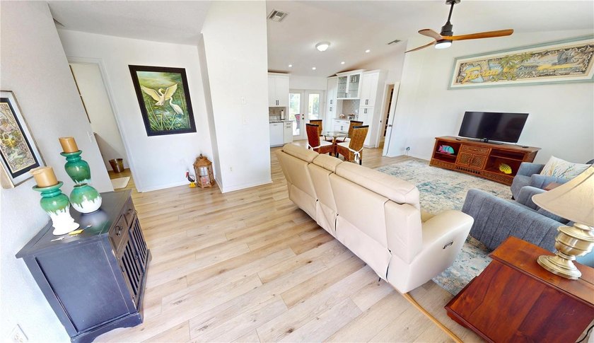 **PLEASE ENJOY THE 3D INTERACTIVE VIRTUAL TOUR ASSOCIATED WITH - photo 4