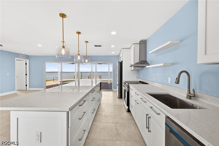 Owner Financing Available!!! Waterfront Paradise with - photo 8