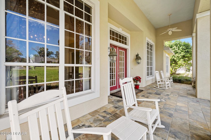 Broadwater custom estate home at a fabulous price. Curb appeal - photo 3