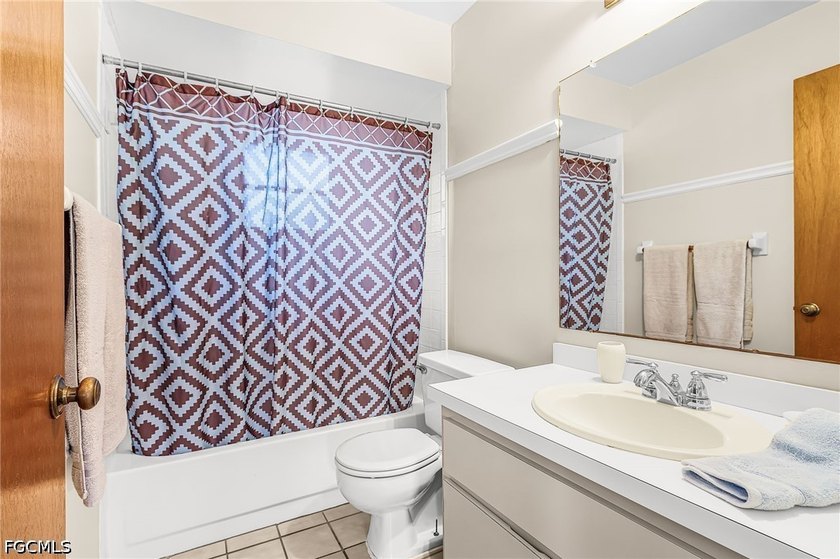 Beautifully maintained Furnished, 3-bedroom, 2-bath pool home in - photo 14