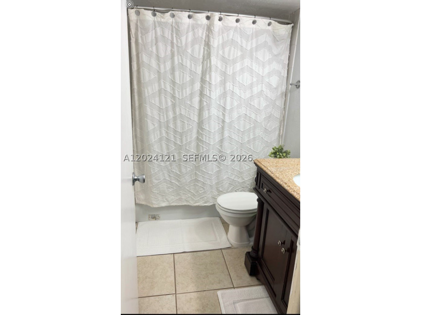 Prime Kendall location, across from Miami Dade College (104th - photo 7