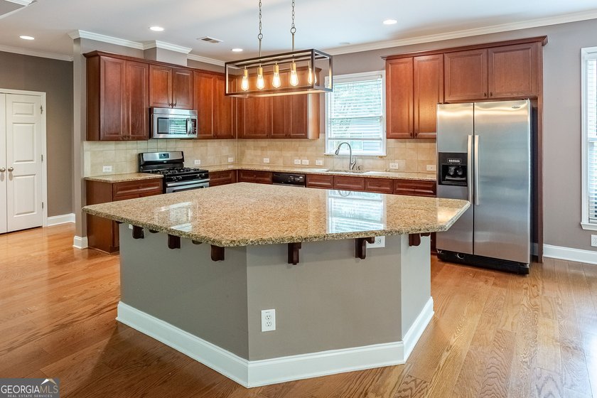 Welcome to 239 Highwoods Pkwy - a craftsman-style beauty - photo 15