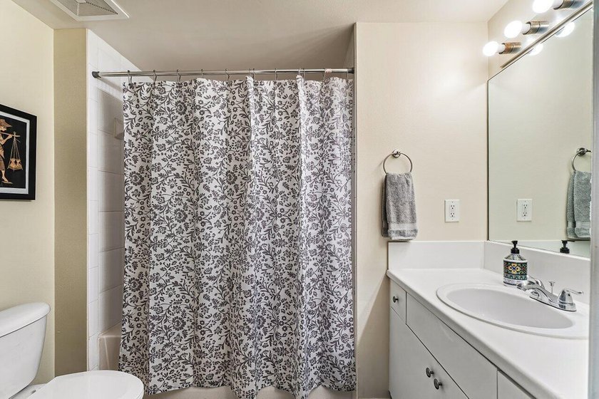 Currently rented until April 2027. Lovely 12th-floor rcondo - photo 17