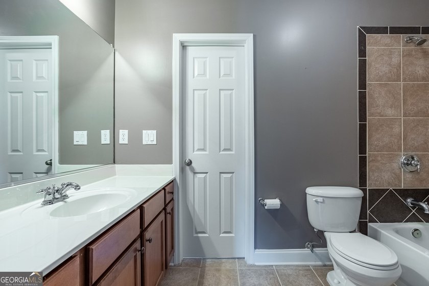 Welcome to 239 Highwoods Pkwy - a craftsman-style beauty - photo 36