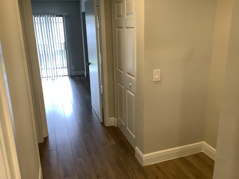 This beautifully renovated 2-bedroom, 2-bathroom townhouse is - photo 8