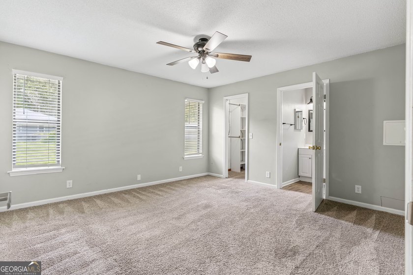 Discover this beautifully updated 3 bedroom, 2 bathroom home - photo 13
