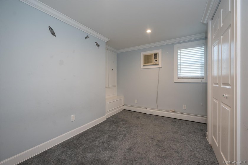 First offering of this custom-built Colonial offering over 3,000 - photo 13